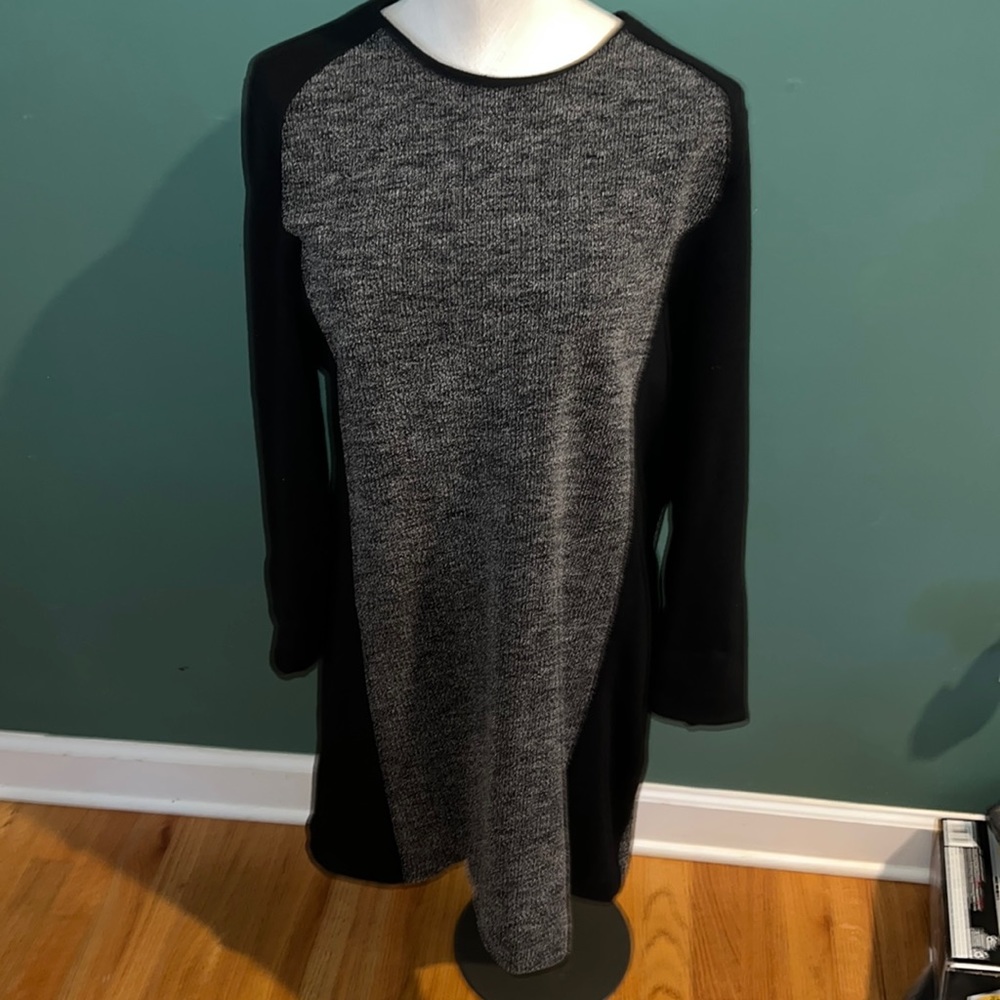 ❄️Lou & Grey dress.  Tag missing. ‎ Fits like large